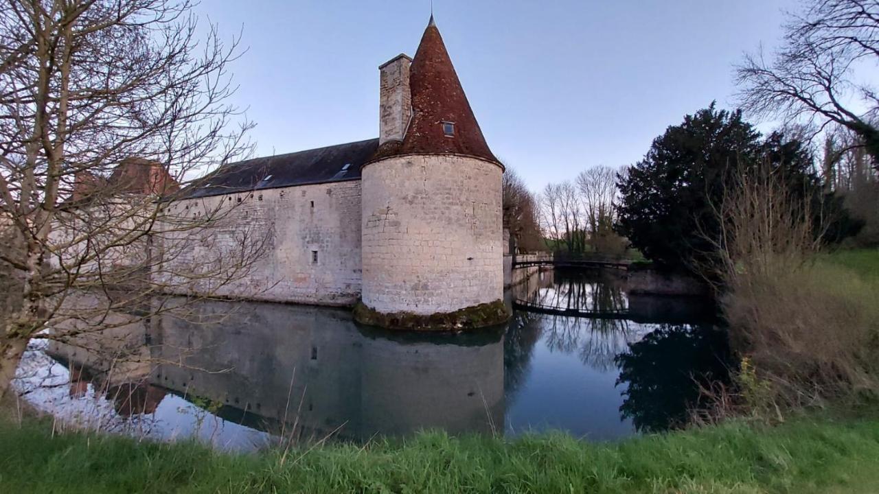 Chateau De Mauvilly Luaran gambar